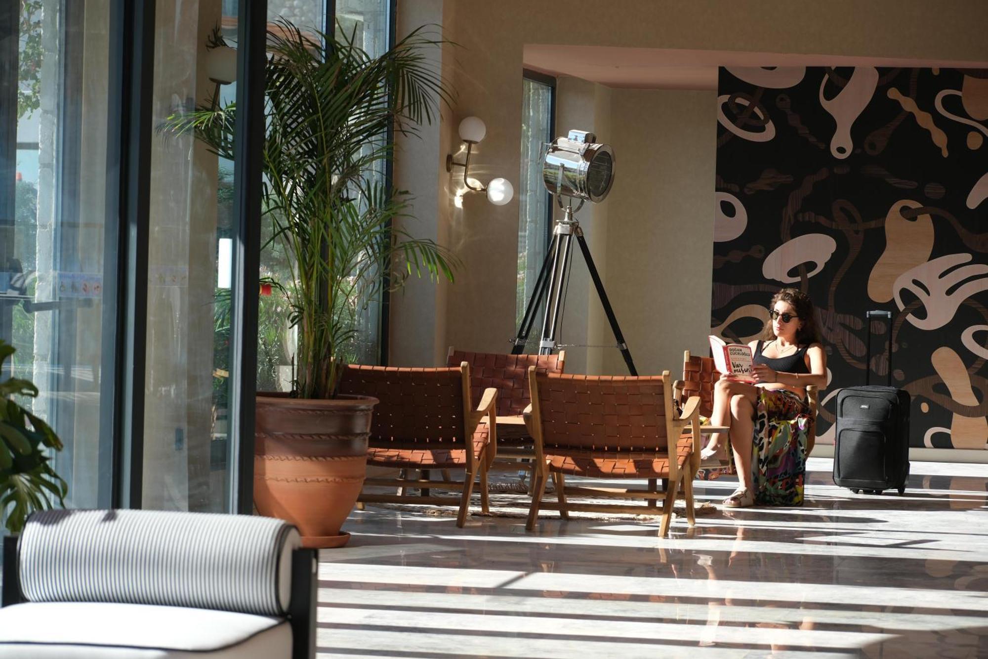 Lures Hotel كالكان المظهر الخارجي الصورة